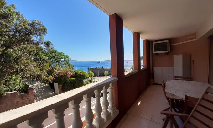 Theoule-sur-Mer Apartment | Aquarella