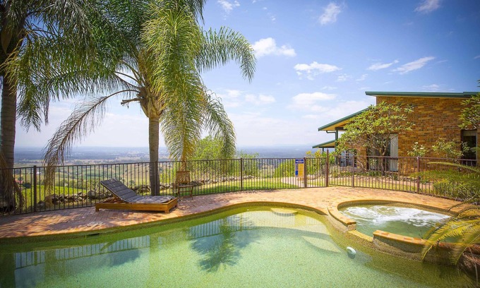 Mount View House | Aquila - 4 bedroom home with amazing valley views and swimming pool