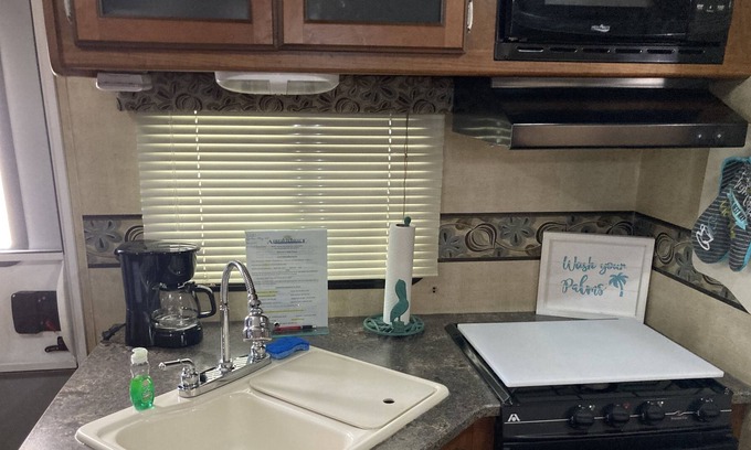 Bayshore Gardens RV Rental | Arbor Terrace Resort