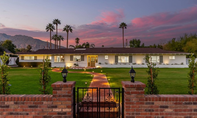 Arcadia House | Arcadia Ranch Estate|Exeter|5 Showers|Arcade