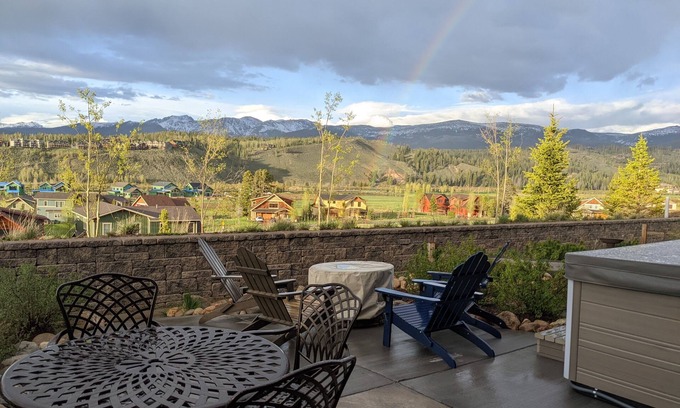 Fraser Condo | Archer's adventure - your mountain escape w/hot tub