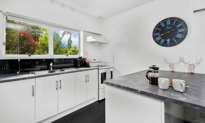 Orewa Cottage | Archie's Beach Bach - Orewa Accommodation