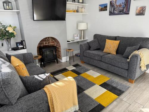 Lincoln House | Archie's Cottage