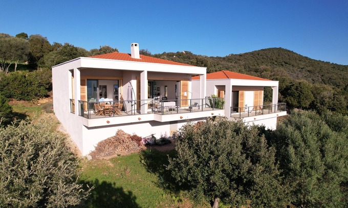 Serra-di-Ferro Villa | Architect-designed villa, 6 people, 115m2, Sea and mountain views, Absolute tranquility.