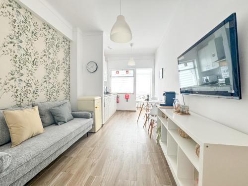 Paco De Arcos Apartment | Arcos Flat next to the Beach by Homeful Homes