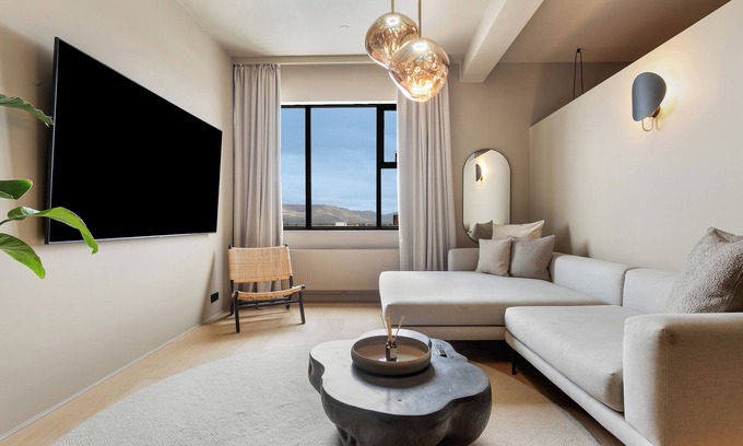 Haaleiti Hotel | Arctic Comfort Hotel