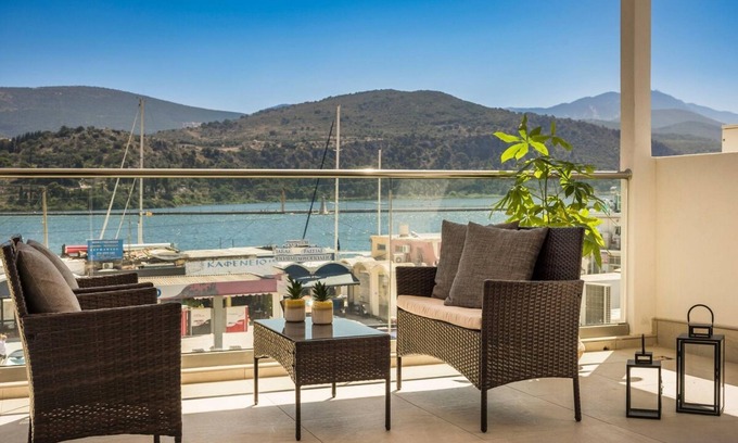 Kefalonia Apartment | Argostoli Cityscape Apartment