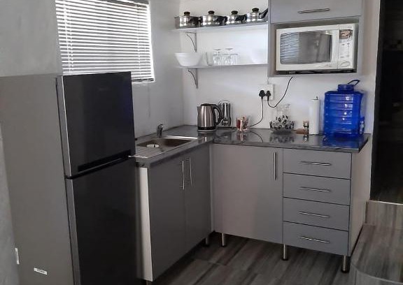 Amalinda Apartment | Ariah's Guesthouse and Self Catering