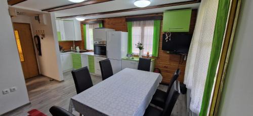 Terme Catez House | Arijela - hiška v Čatežu 6-1 - Oaza sprostitve v Termah Čatež