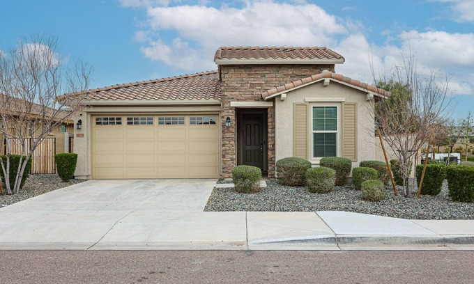 Maricopa County House | Arizona Desert Escape with Hot/Cold Tub