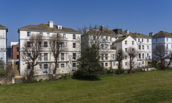 Eastbourne Seafront Hotel | Arlo Apartments