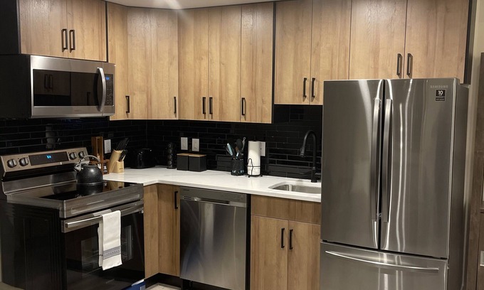 Saskatoon House | Armani Cabana: Brand New and Spacious