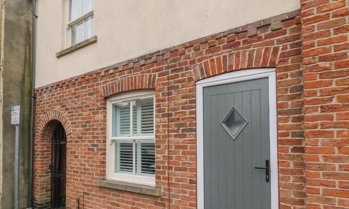 Beverley House | Armstrong Cottage