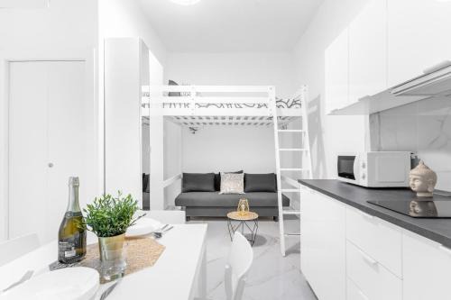 Zona Padova Apartment | ARQ16 - Duomo-Loreto - Central - Modern