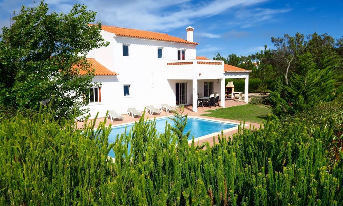 Aljezur Villa | Arrifana Detached 3 bedroom Villa w/Private Pool, Garden and WiFi close to beach