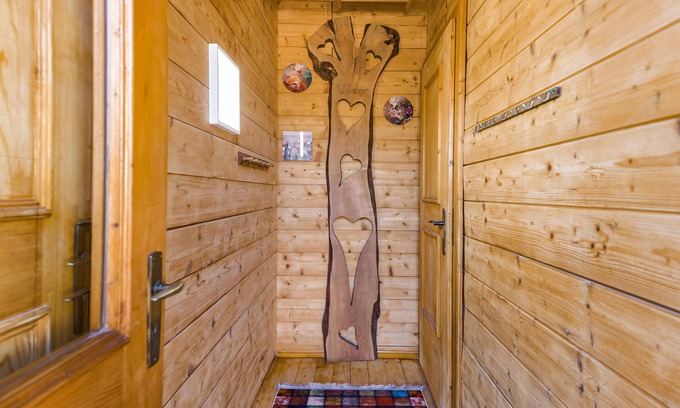 Waxweiler House | Arrive and feel at home in our beautiful wooden house