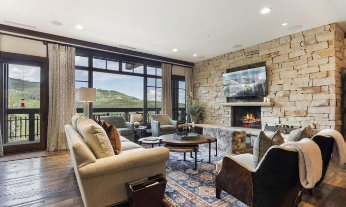 Empire Pass House | Arrowleaf Lodge - 3 Bed Condo #415