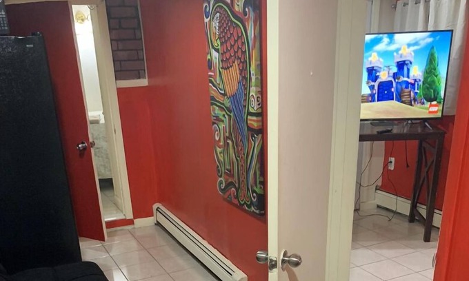 Elmont House | Art Comfort in Elmont NEW York near JFK airport