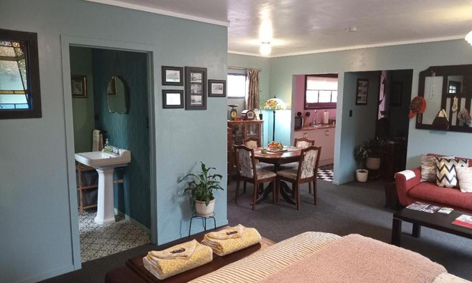 Napier Apartment | Art Deco 1930s Design