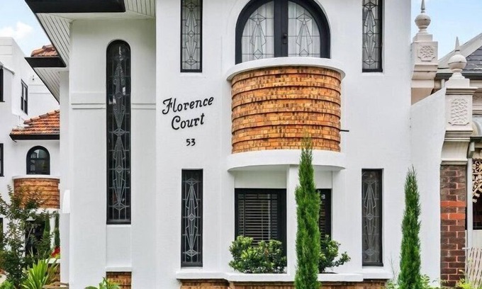 Middle Park Apartment | Art Deco Boutique Bespoke Brilliance + Beach&Park