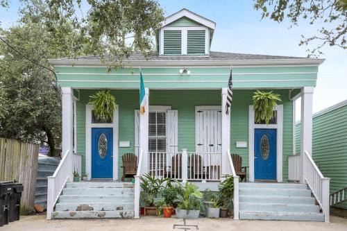 Mid-City House | Art Filled Sanctuary in the Heart Of Mid City
