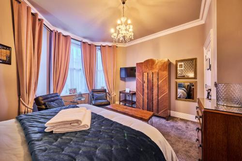 Londonderry House | Art House