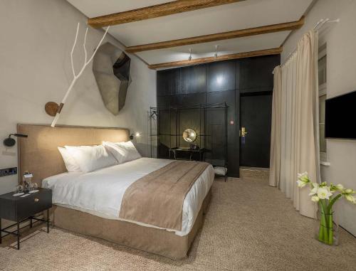 Old Town Hotel | Artagonist Art Hotel