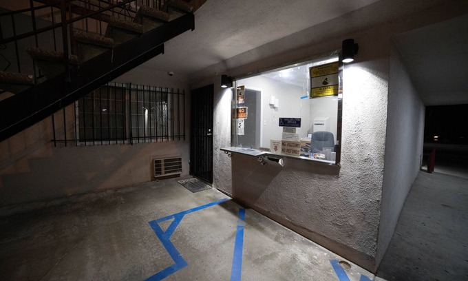 Bellflower Hotel | Artesia Motor Inn