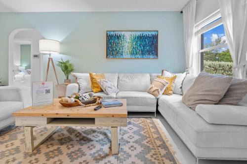 Liberty City House | ArtHaus- Fully Stocked Kitchen and Fenced Yard