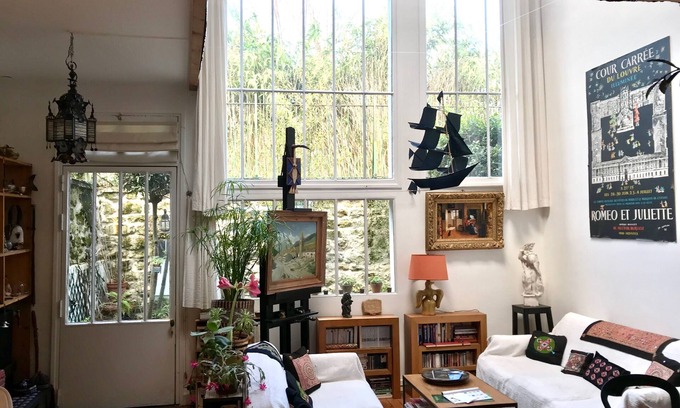 Croulebarbe House | Artist House with a private garden in the center of Paris