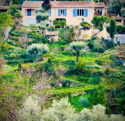 Nice House | Artist House With View Over The Hills