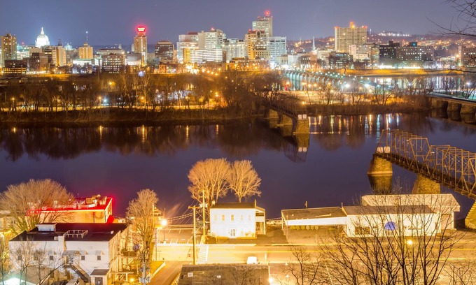 Wormleysburg Apartment | ☆ Artist Refuge w/ Harrisburg View & Parking ☆