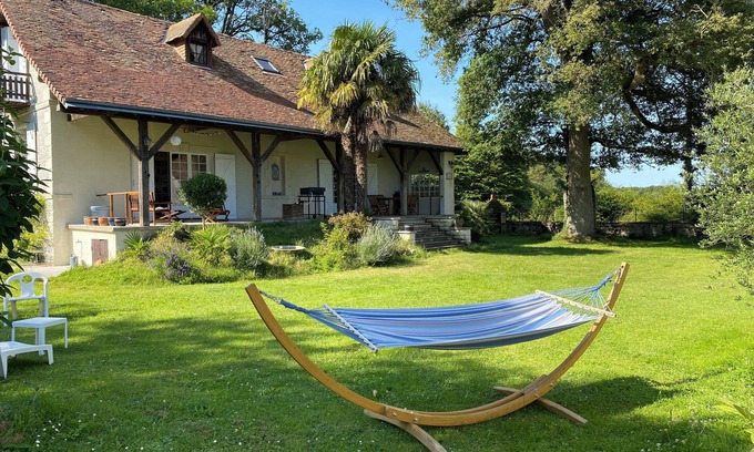 Chenevelles House | Artist's house in a preserved natural setting, near the Futuroscope