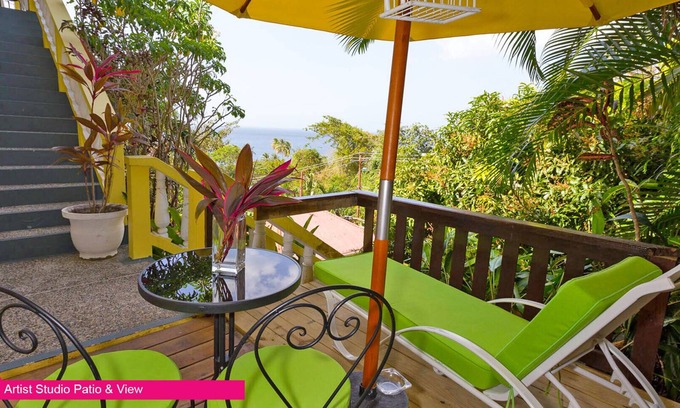 Black Rock Apartment | Artist Studio, cozy studio apartment sleeps up to 3, seaview, full kitchen