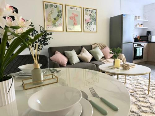 Bolton Apartment | Artistic 2 bed flat in Bolton City Centre