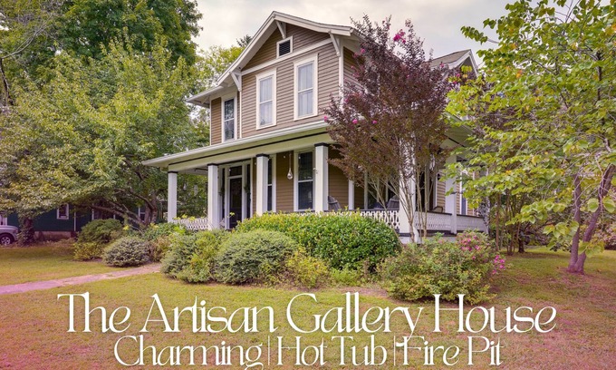 St. Elmo Improvement League House | Artistic Retreat w/Hot Tub & Fire Pit in St. Elmo
