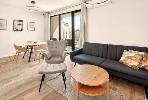 Saints Constantine and Helena Apartment | Artistic space in Azur Premium