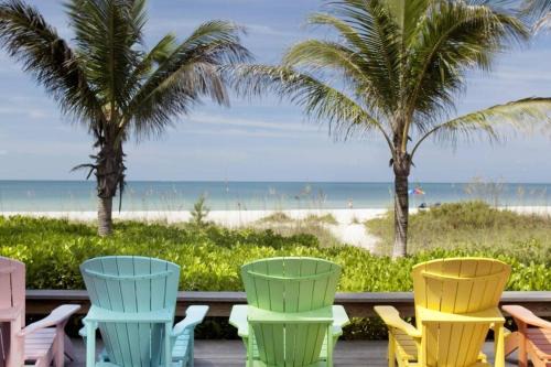 Village of the Arts Apartment | Artsea 2BR Cozy Ample Parking Near Beaches & Lecom Upstairs