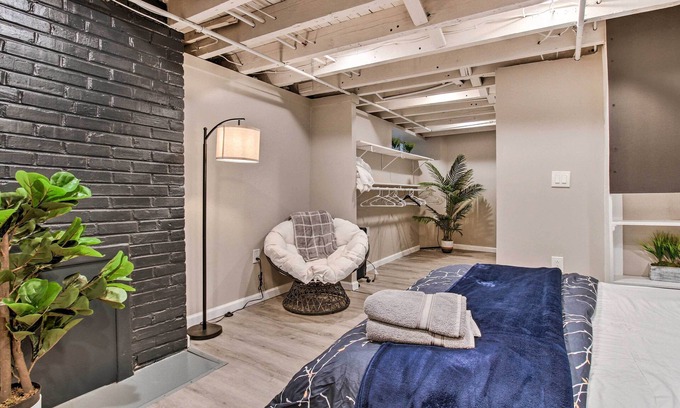 Germantown Apartment | Artsy Philadelphia Studio ~ 7 Mi to Downtown!