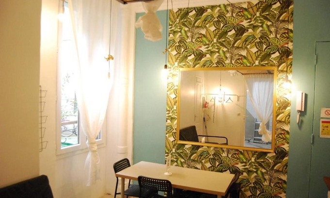 Epinettes Apartment | Arty 20m² district of BATIGNOLLES