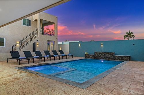 Ponton House | Aruba Comfort Retreat 2br W Pool, Bbq & Gated