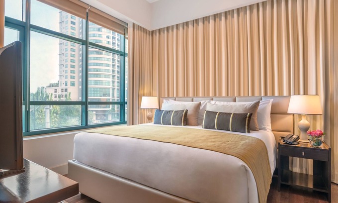 Downtown Apartment | Aruga Apartments by Rockwell Makati