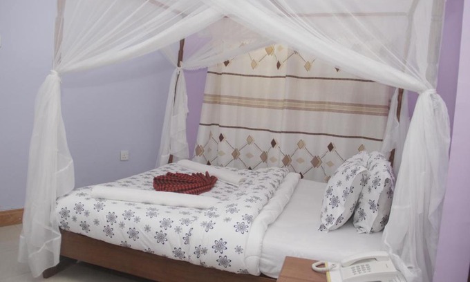 Arusha Cabin | Arusha Giraffe Lodge