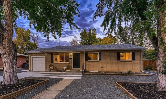 Alta Vista Area House | Arvada Escape: 5BR, Games, Firepit, Bikes, Close to Red Rocks Amphitheatre