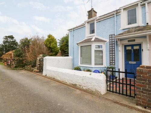 Nefyn House | Arwel