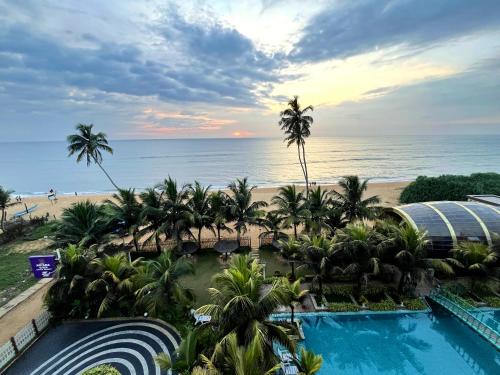 Wadduwa Hotel | Aryana Queen Beach Resort