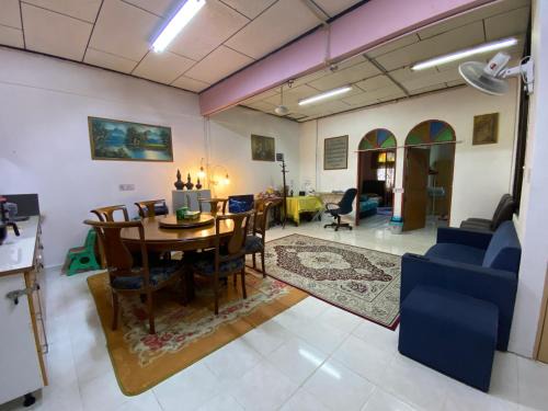Batu Buruk Apartment | Aryaty Stay Pantai Batu Buruk Kuala Terengganu