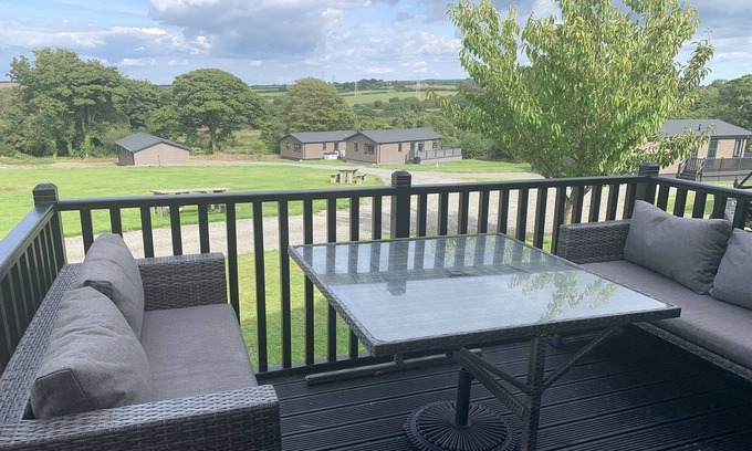 Otterham Apartment | Ash Lodge- Orchard Lodge No 1