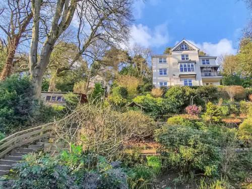 Westleigh House | Ash - Uk38688