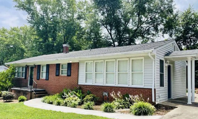 Asheboro House | Asheboro Gem near NC Zoo